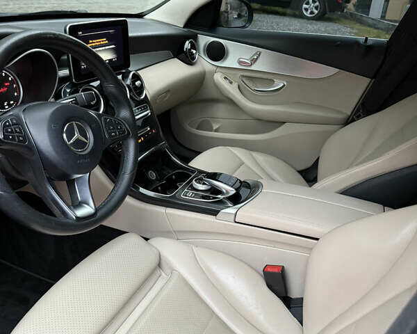 Черный Мерседес Ц-Класс, объемом двигателя 2 л и пробегом 158 тыс. км за 16000 $, фото 9 на Automoto.ua