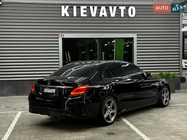 Чорний Мерседес Ц-Клас, об'ємом двигуна 3 л та пробігом 28 тис. км за 32500 $, фото 4 на Automoto.ua