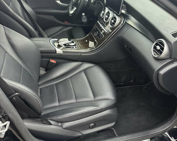 Черный Мерседес Ц-Класс, объемом двигателя 1.99 л и пробегом 157 тыс. км за 16900 $, фото 12 на Automoto.ua