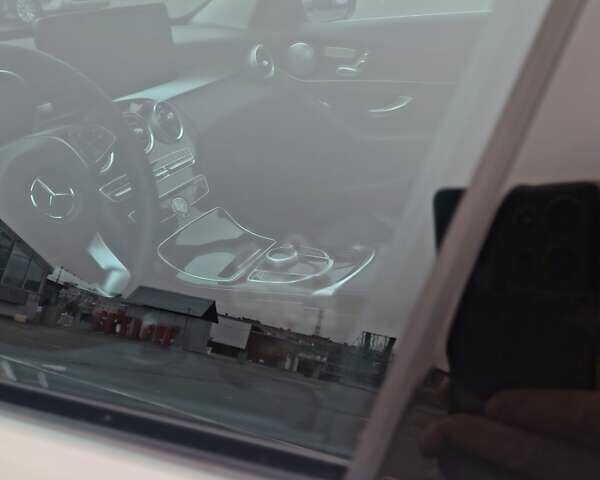 Черный Мерседес Ц-Класс, объемом двигателя 1.99 л и пробегом 105 тыс. км за 21500 $, фото 24 на Automoto.ua