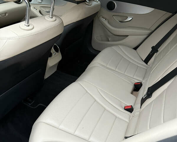 Черный Мерседес Ц-Класс, объемом двигателя 2 л и пробегом 158 тыс. км за 16000 $, фото 10 на Automoto.ua