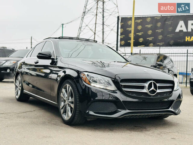 Чорний Мерседес Ц-Клас, об'ємом двигуна 2 л та пробігом 117 тис. км за 17500 $, фото 8 на Automoto.ua