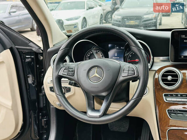 Чорний Мерседес Ц-Клас, об'ємом двигуна 2 л та пробігом 117 тис. км за 17500 $, фото 20 на Automoto.ua