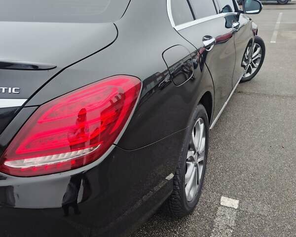 Черный Мерседес Ц-Класс, объемом двигателя 1.99 л и пробегом 105 тыс. км за 21500 $, фото 11 на Automoto.ua