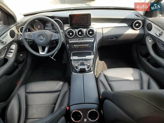 Чорний Мерседес Ц-Клас, об'ємом двигуна 2 л та пробігом 37 тис. км за 3900 $, фото 7 на Automoto.ua
