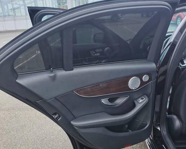 Черный Мерседес Ц-Класс, объемом двигателя 1.99 л и пробегом 105 тыс. км за 21500 $, фото 35 на Automoto.ua