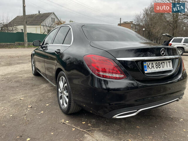 Черный Мерседес Ц-Класс, объемом двигателя 2.14 л и пробегом 340 тыс. км за 18999 $, фото 4 на Automoto.ua