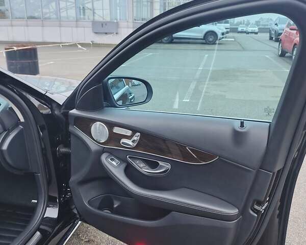 Черный Мерседес Ц-Класс, объемом двигателя 1.99 л и пробегом 105 тыс. км за 21500 $, фото 37 на Automoto.ua