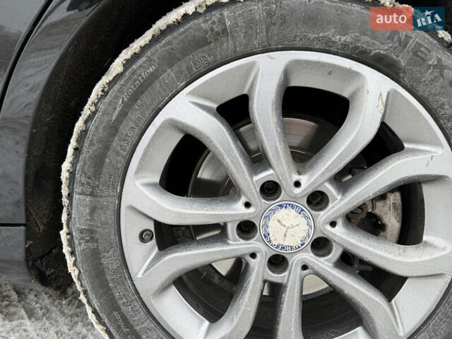 Черный Мерседес Ц-Класс, объемом двигателя 2.14 л и пробегом 177 тыс. км за 25500 $, фото 10 на Automoto.ua