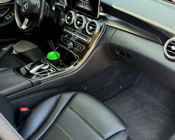 Черный Мерседес Ц-Класс, объемом двигателя 1.99 л и пробегом 173 тыс. км за 22500 $, фото 7 на Automoto.ua