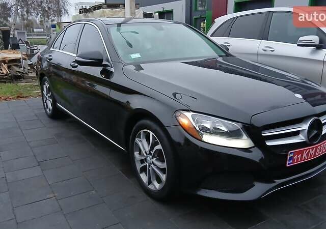 Черный Мерседес Ц-Класс, объемом двигателя 2 л и пробегом 184 тыс. км за 15900 $, фото 1 на Automoto.ua