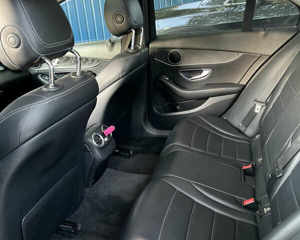 Чорний Мерседес Ц-Клас, об'ємом двигуна 2 л та пробігом 74 тис. км за 18600 $, фото 4 на Automoto.ua