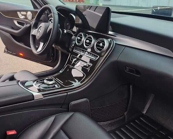 Черный Мерседес Ц-Класс, объемом двигателя 1.99 л и пробегом 105 тыс. км за 21500 $, фото 40 на Automoto.ua