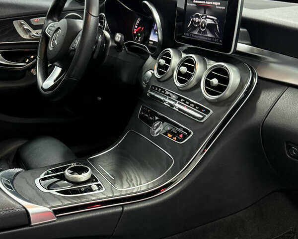 Черный Мерседес Ц-Класс, объемом двигателя 2 л и пробегом 74 тыс. км за 19400 $, фото 16 на Automoto.ua