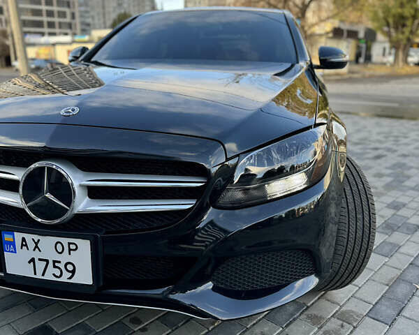 Чорний Мерседес Ц-Клас, об'ємом двигуна 2 л та пробігом 75 тис. км за 27500 $, фото 4 на Automoto.ua