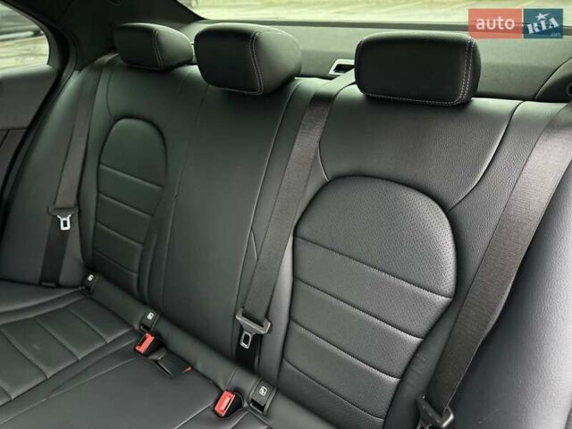 Черный Мерседес Ц-Класс, объемом двигателя 1.99 л и пробегом 106 тыс. км за 26999 $, фото 25 на Automoto.ua