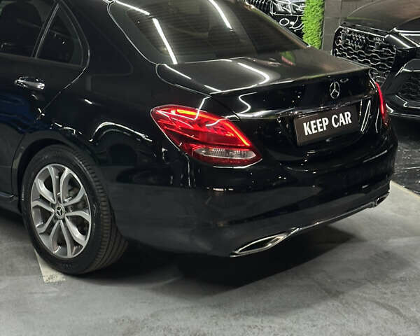 Черный Мерседес Ц-Класс, объемом двигателя 2 л и пробегом 126 тыс. км за 21999 $, фото 12 на Automoto.ua