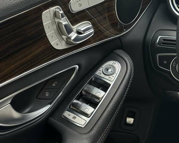 Чорний Мерседес Ц-Клас, об'ємом двигуна 2 л та пробігом 112 тис. км за 23200 $, фото 15 на Automoto.ua