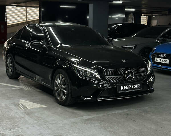 Черный Мерседес Ц-Класс, объемом двигателя 2 л и пробегом 126 тыс. км за 21999 $, фото 3 на Automoto.ua