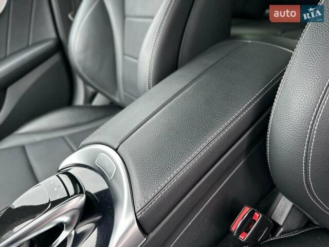 Черный Мерседес Ц-Класс, объемом двигателя 1.99 л и пробегом 106 тыс. км за 26999 $, фото 60 на Automoto.ua