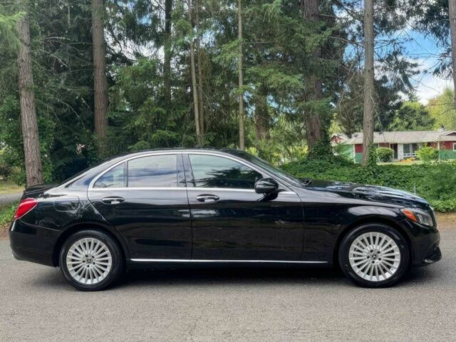 Чорний Мерседес Ц-Клас, об'ємом двигуна 2 л та пробігом 56 тис. км за 5800 $, фото 1 на Automoto.ua