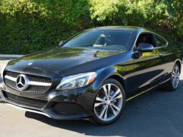 Черный Мерседес Ц-Класс, объемом двигателя 2 л и пробегом 99 тыс. км за 5200 $, фото 2 на Automoto.ua