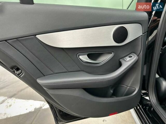 Черный Мерседес Ц-Класс, объемом двигателя 1.99 л и пробегом 106 тыс. км за 26999 $, фото 59 на Automoto.ua