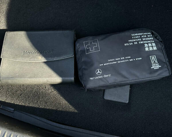 Черный Мерседес Ц-Класс, объемом двигателя 2.2 л и пробегом 93 тыс. км за 30300 $, фото 31 на Automoto.ua