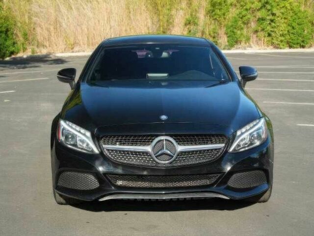 Черный Мерседес Ц-Класс, объемом двигателя 2 л и пробегом 99 тыс. км за 5200 $, фото 1 на Automoto.ua