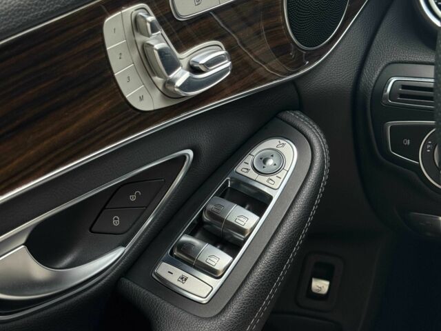 Чорний Мерседес Ц-Клас, об'ємом двигуна 2 л та пробігом 112 тис. км за 22600 $, фото 12 на Automoto.ua