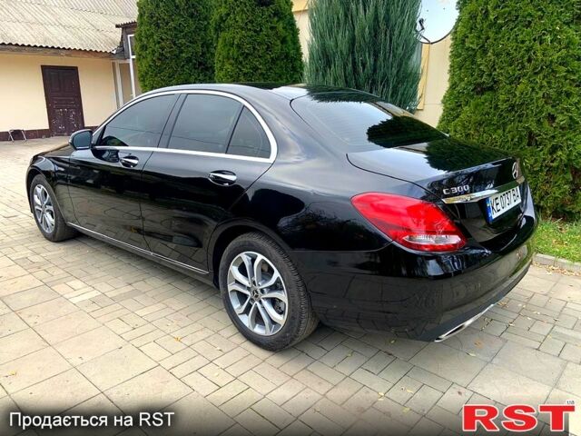 Чорний Мерседес Ц-Клас, об'ємом двигуна 2 л та пробігом 93 тис. км за 22200 $, фото 2 на Automoto.ua