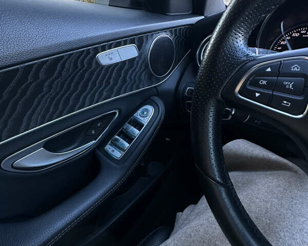 Черный Мерседес Ц-Класс, объемом двигателя 2.2 л и пробегом 93 тыс. км за 30300 $, фото 16 на Automoto.ua