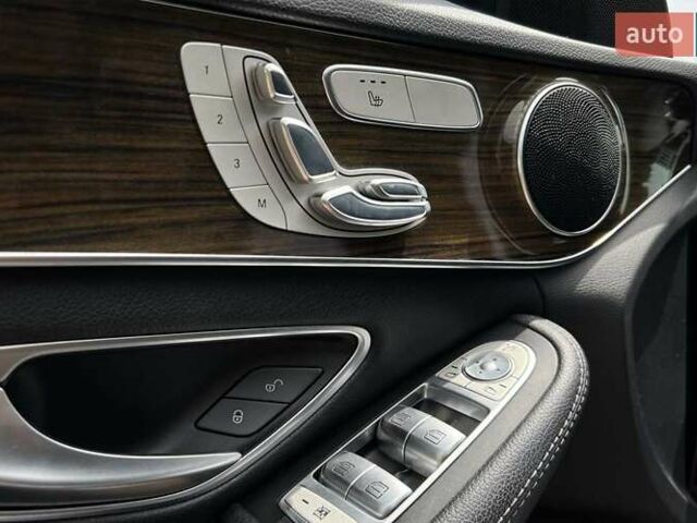 Черный Мерседес Ц-Класс, объемом двигателя 2 л и пробегом 91 тыс. км за 27300 $, фото 22 на Automoto.ua