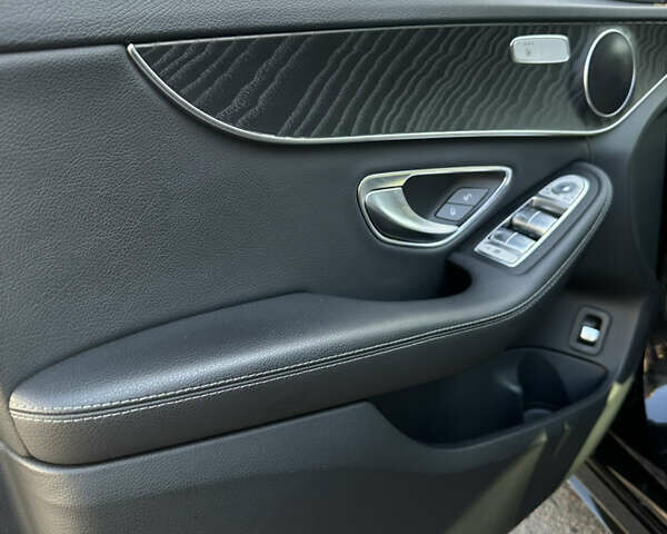 Черный Мерседес Ц-Класс, объемом двигателя 2.2 л и пробегом 93 тыс. км за 30300 $, фото 47 на Automoto.ua