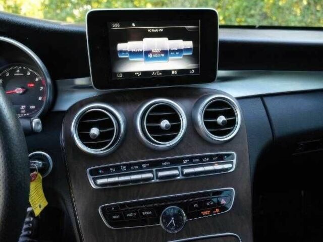 Черный Мерседес Ц-Класс, объемом двигателя 2 л и пробегом 99 тыс. км за 5200 $, фото 10 на Automoto.ua