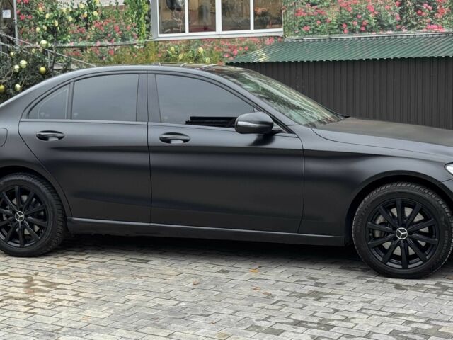 Чорний Мерседес Ц-Клас, об'ємом двигуна 2 л та пробігом 112 тис. км за 22600 $, фото 3 на Automoto.ua