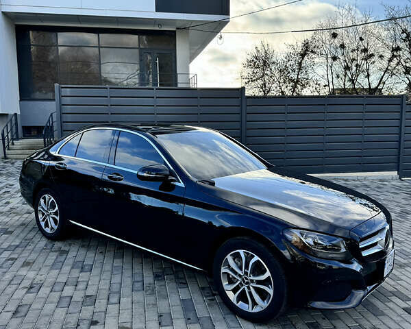 Чорний Мерседес Ц-Клас, об'ємом двигуна 2 л та пробігом 75 тис. км за 27500 $, фото 2 на Automoto.ua