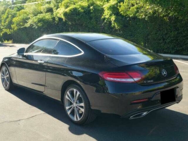 Черный Мерседес Ц-Класс, объемом двигателя 2 л и пробегом 99 тыс. км за 5200 $, фото 4 на Automoto.ua