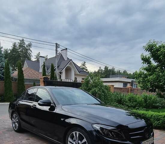 Черный Мерседес Ц-Класс, объемом двигателя 2 л и пробегом 57 тыс. км за 26900 $, фото 2 на Automoto.ua