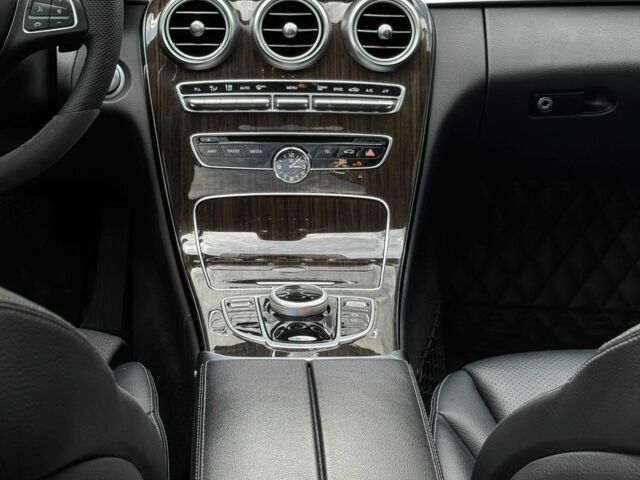 Чорний Мерседес Ц-Клас, об'ємом двигуна 2 л та пробігом 112 тис. км за 22600 $, фото 15 на Automoto.ua