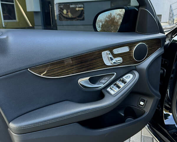 Чорний Мерседес Ц-Клас, об'ємом двигуна 2 л та пробігом 75 тис. км за 27500 $, фото 20 на Automoto.ua