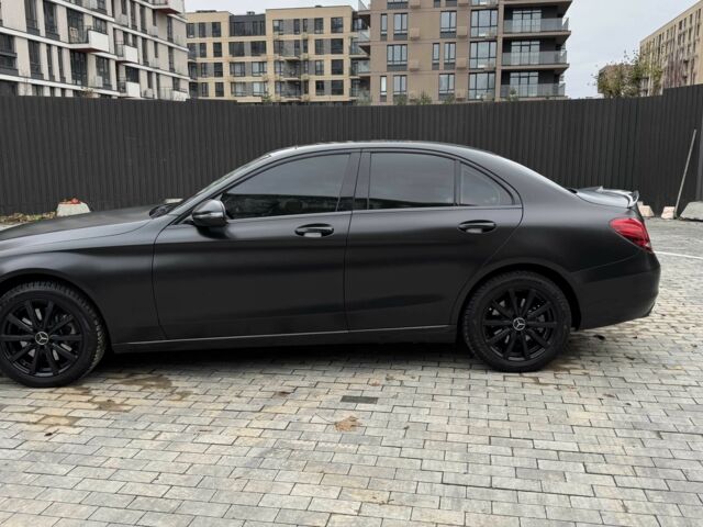 Чорний Мерседес Ц-Клас, об'ємом двигуна 2 л та пробігом 112 тис. км за 22600 $, фото 4 на Automoto.ua