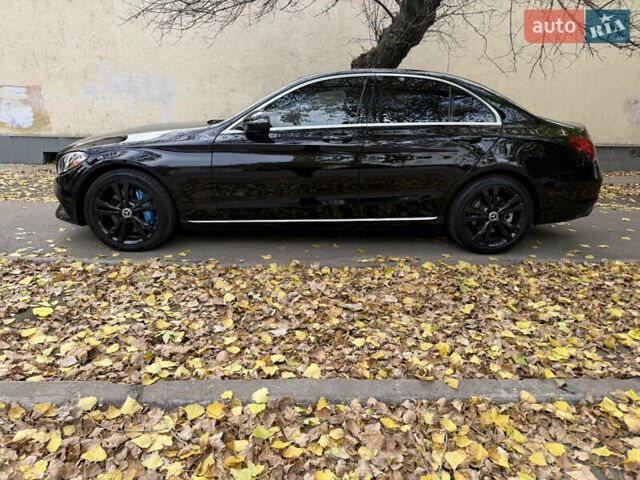 Чорний Мерседес Ц-Клас, об'ємом двигуна 2 л та пробігом 159 тис. км за 18600 $, фото 2 на Automoto.ua