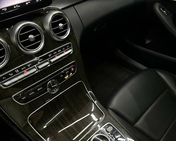 Черный Мерседес Ц-Класс, объемом двигателя 2 л и пробегом 126 тыс. км за 21999 $, фото 19 на Automoto.ua