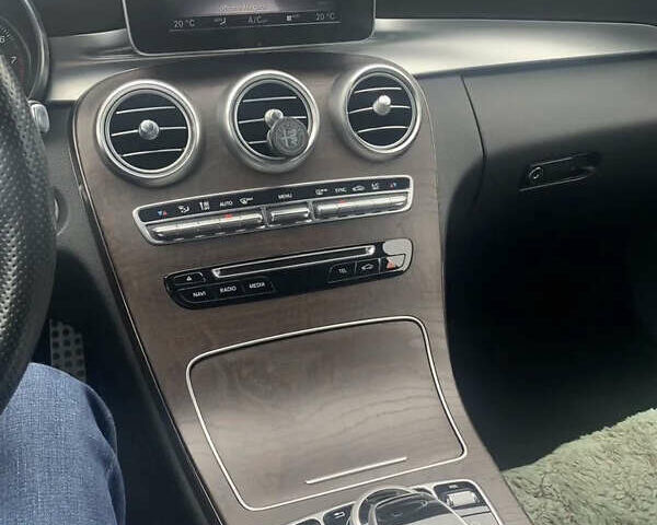 Чорний Мерседес Ц-Клас, об'ємом двигуна 2 л та пробігом 135 тис. км за 20500 $, фото 9 на Automoto.ua