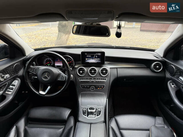 Чорний Мерседес Ц-Клас, об'ємом двигуна 2 л та пробігом 159 тис. км за 18600 $, фото 6 на Automoto.ua