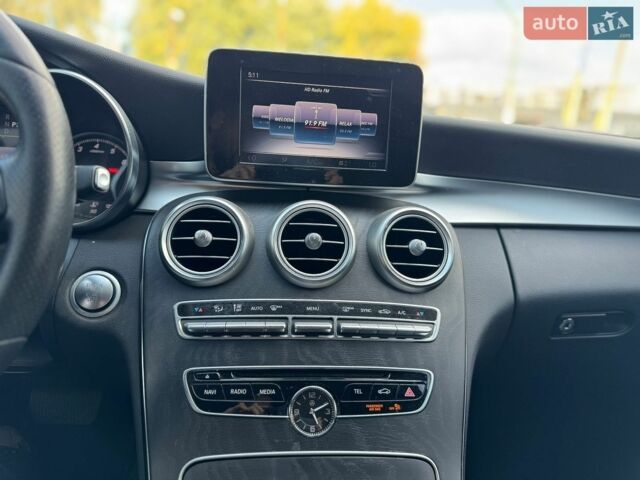 Черный Мерседес Ц-Класс, объемом двигателя 1.99 л и пробегом 150 тыс. км за 13300 $, фото 19 на Automoto.ua
