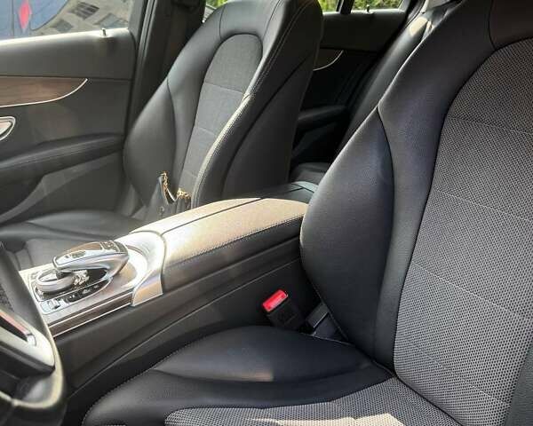 Мерседес Ц-Класс 2018 в Киеве на Automoto.ua Черный Мерседес Ц-Класс, объемом двигателя 1.5 л и пробегом 54 тыс. км за 27000 $, фото 5 на Automoto.ua