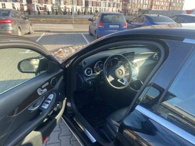 Черный Мерседес Ц-Класс, объемом двигателя 2 л и пробегом 90 тыс. км за 23776 $, фото 1 на Automoto.ua