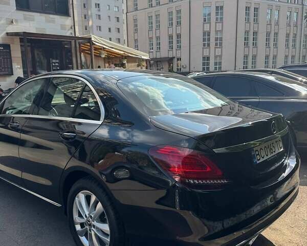 Мерседес Ц-Класс 2018 в Киеве на Automoto.ua Черный Мерседес Ц-Класс, объемом двигателя 1.5 л и пробегом 54 тыс. км за 27000 $, фото 1 на Automoto.ua